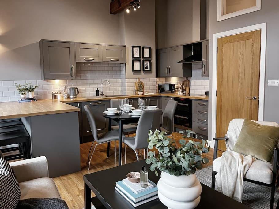 Cosy 2 Bedroom Apartment Todmorden Exterior foto